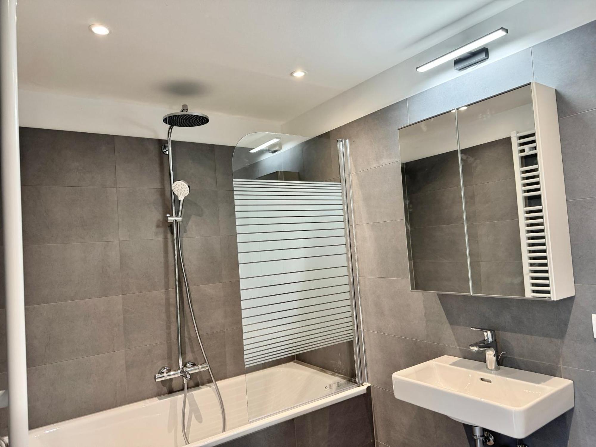 Modern Premium With Balcony * Viena