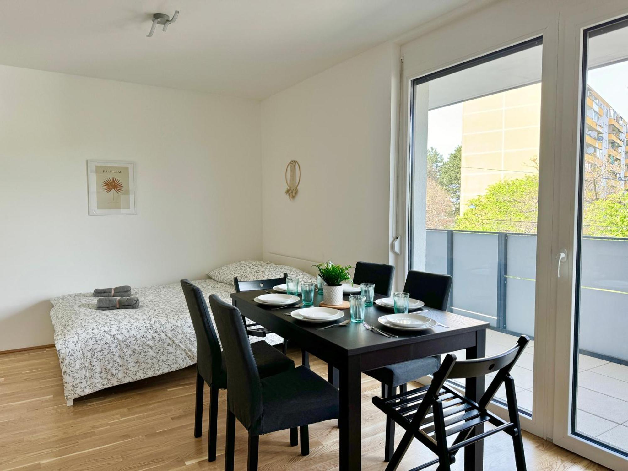 Modern Premium With Balcony Viena